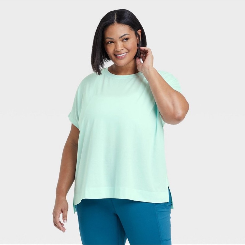 All in motion t shrit woman’s purple and mint size XS